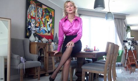 Он просто пришёл в гости — а получил жаркую милфу с мокрыми фантазиями