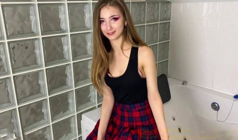 Туалет, стояк и тайна: она знала, что делает — и ей это дико понравилось