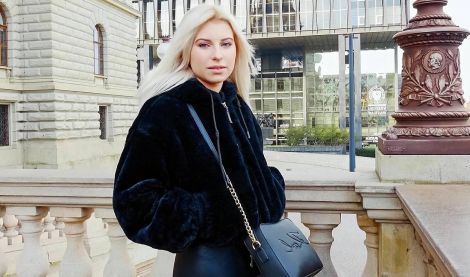 Молодая блондиночка дала пикаперу на улице — и отсняла с ним горячее домашнее порно!