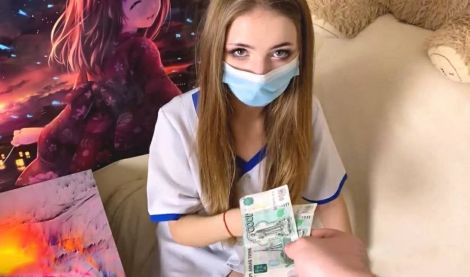 Врачиха приехала на вызов — и вылечила пациента глубоким минетом и сексом по полной!