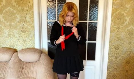 Коммунист по духу, развратник по факту: отчим наказывает молодую падчерицу в стиле СССР