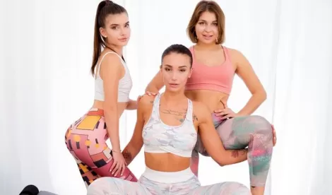 Три красотки частенько встречаются ради сладкого лесбийского секса