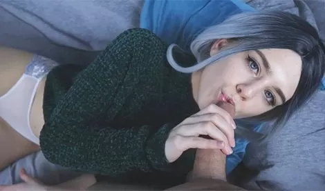 Русская лапочка любит сосать другу член, чпокаться в письку и снимать домашнюю порнуху