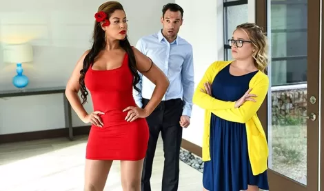 Ну и как перед такой красоткой устоять и не изменить своей жене?