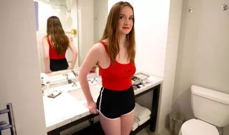 Молодуха на порно кастинге хочет поболтать, а ее просто ебут